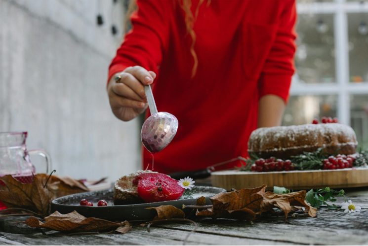 Choosing Ornaments for Your 12 Ft Christmas Tree